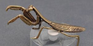 faire_b9_03 Brass Mantis Desktop Ornaments Decoration